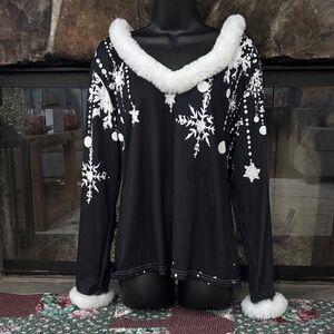 Black and White Snowflake Top with Faux Fur Trim size Small